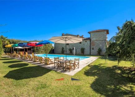 Villa for 2 950 000 euro in Italy