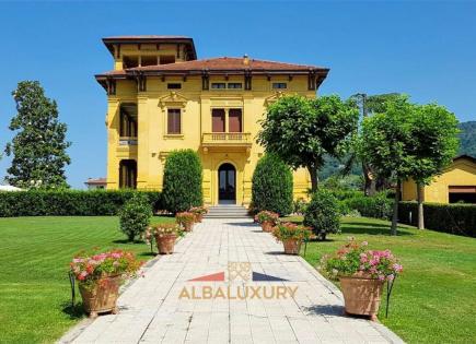 Villa in Barga, Italy (price on request)