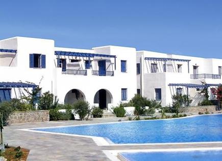 Townhouse for 260 000 euro on Paros, Greece