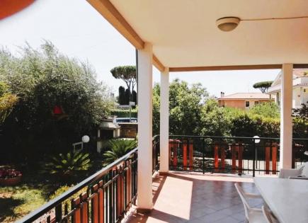 Villa for 385 000 euro in Anzio, Italy