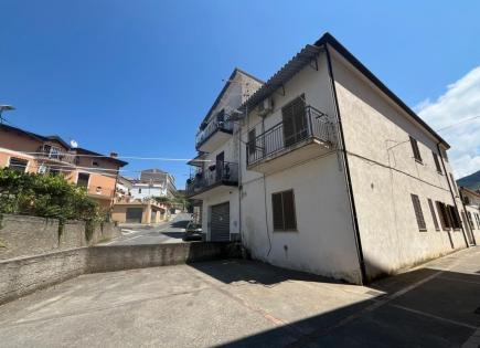 Flat for 54 000 euro in Grisolia, Italy