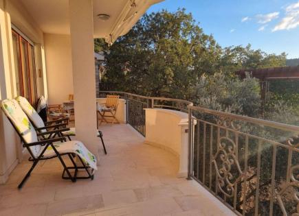 Piso para 390 000 euro en Petrovac, Montenegro