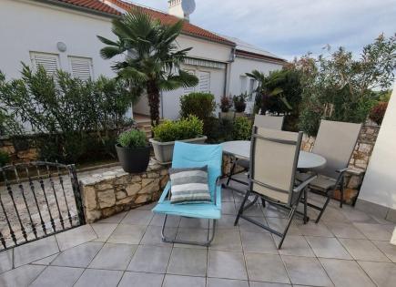 Flat for 239 000 euro in Novigrad, Croatia