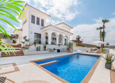 Villa for 783 167 euro in Ciudad Quesada, Spain