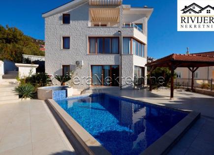 Villa für 550 000 euro in Herceg-Novi, Montenegro