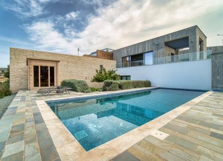 Villa for 2 500 000 euro in Paphos, Cyprus