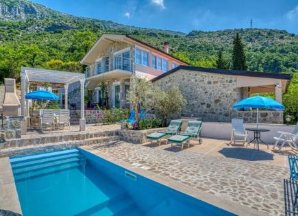 Villa for 480 000 euro in Buljarica, Montenegro