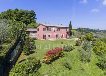 House for 490 000 euro in Chiusi, Italy