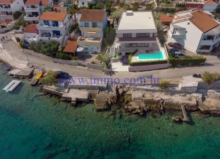 Villa for 2 750 000 euro in Rogoznica, Croatia