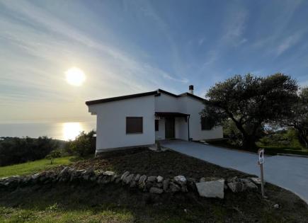 House for 150 000 euro in Diamante, Italy