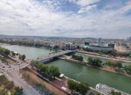 Flat for 900 000 euro in Paris, France