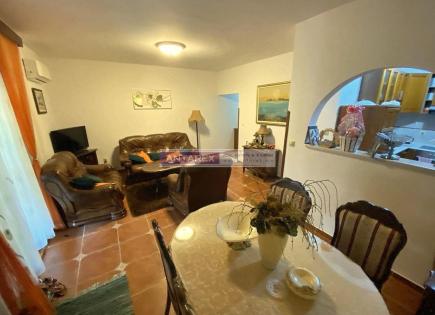 Apartment for 136 500 euro in Bijela, Montenegro