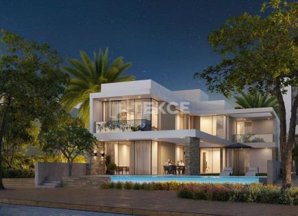 Villa for 3 930 000 euro in United Arab Emirates
