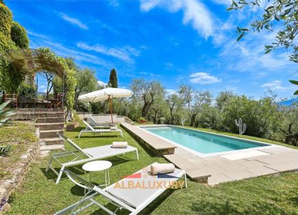 Villa for 3 680 000 euro in Lucca, Italy