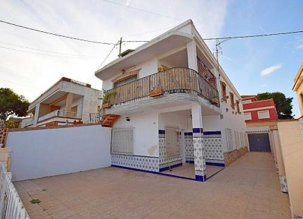 Villa for 219 900 euro in Torre de la Horadada, Spain