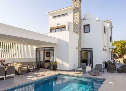 Villa for 550 000 euro in Larnaca, Cyprus