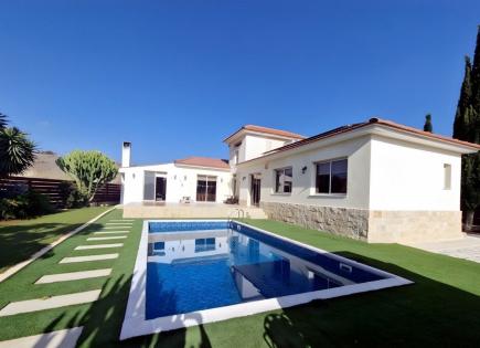 Bungalow for 600 000 euro in Limassol, Cyprus