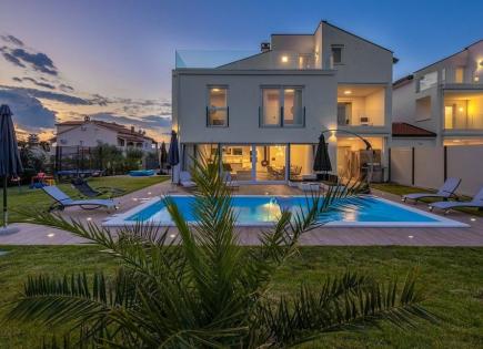 House for 680 000 euro in Porec, Croatia