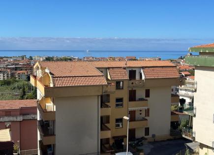 Flat for 72 000 euro in Scalea, Italy