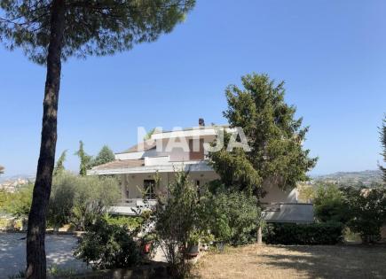 Villa for 590 000 euro in Spoltore, Italy