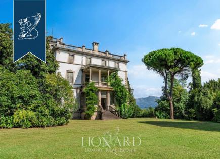 Villa for 2 100 000 euro in Bergamo, Italy