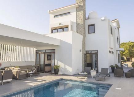 Maison pour 550 000 Euro à Aradippou, Chypre