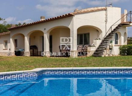 Villa for 690 000 euro in Platja D'Aro, Spain