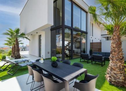 Casa per 1 850 000 euro a Medulin, Croazia