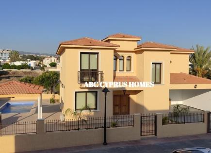 Villa for 1 750 000 euro in Paphos, Cyprus