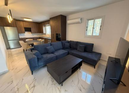 Flat for 1 100 euro per month in Latsia, Cyprus