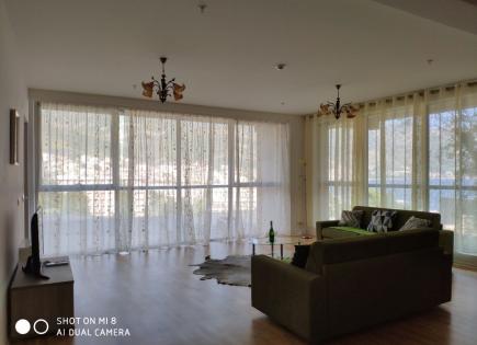 Piso para 300 000 euro en Becici, Montenegro