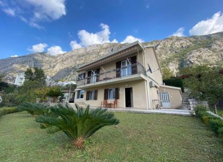 Casa para 750 000 euro en Kotor, Montenegro