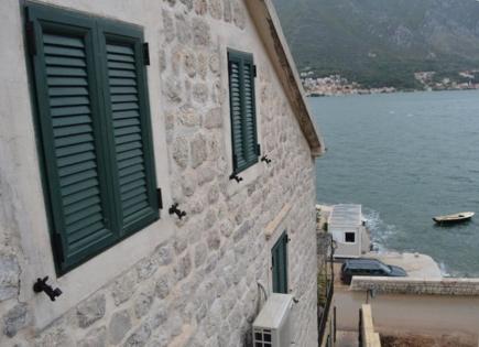 Haus für 1 100 000 euro in Kotor, Montenegro