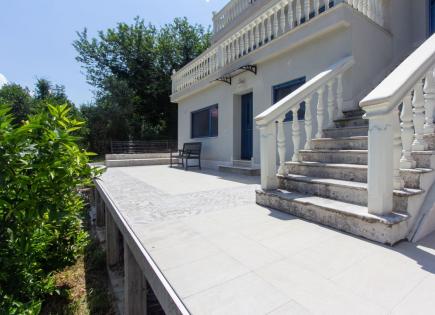 Haus für 750 000 euro in Kostanjica, Montenegro