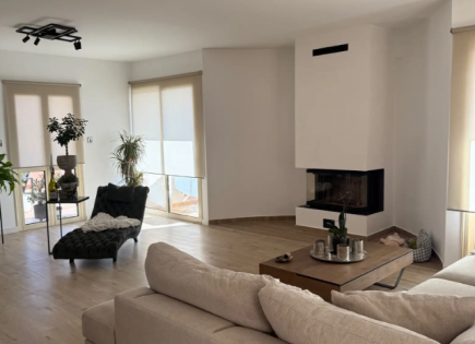 Apartamento para 4 000 euro por mes en Limasol, Chipre