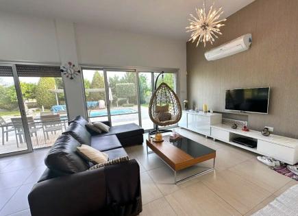 Villa for 1 600 000 euro in Limassol, Cyprus