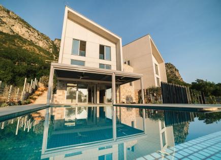 Villa for 850 000 euro in Montenegro