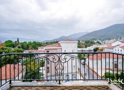 Penthouse für 245 000 euro in Tivat, Montenegro