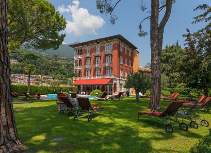 Hôtel par le Lac de Garde, Italie (prix sur demande)