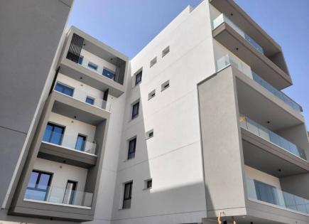 Appartement pour 1 700 Euro par mois à Agios Athanasios, Chypre