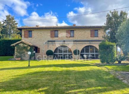 House for 1 800 000 euro in Montefalco, Italy