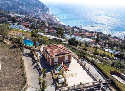 Villa for 4 800 000 euro in Ospedaletti, Italy