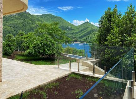 Flat for 300 000 euro in Herceg-Novi, Montenegro