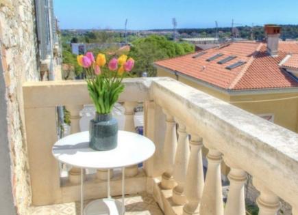 Flat for 320 000 euro in Pula, Croatia
