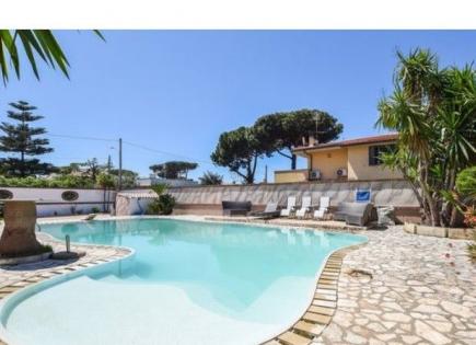 Villa for 650 000 euro in Anzio, Italy