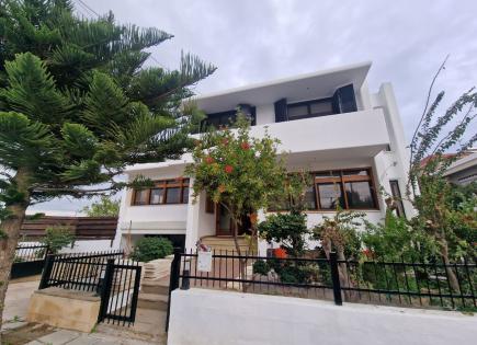 Maison pour 1 700 Euro par mois à Aradippou, Chypre