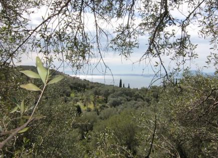 Terreno per 225 000 euro a Corfù, Grecia