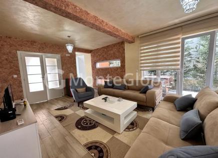 Casa para 360 000 euro en Dobra Voda, Montenegro