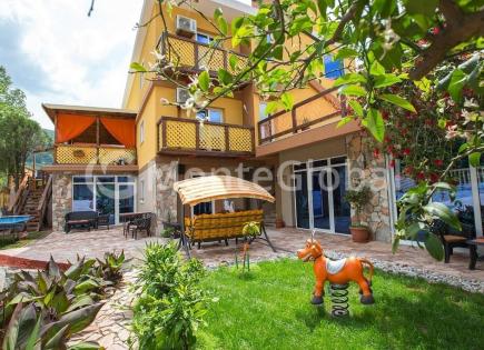 Casa para 720 000 euro en Budva, Montenegro