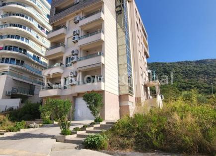 Flat for 185 000 euro in Becici, Montenegro